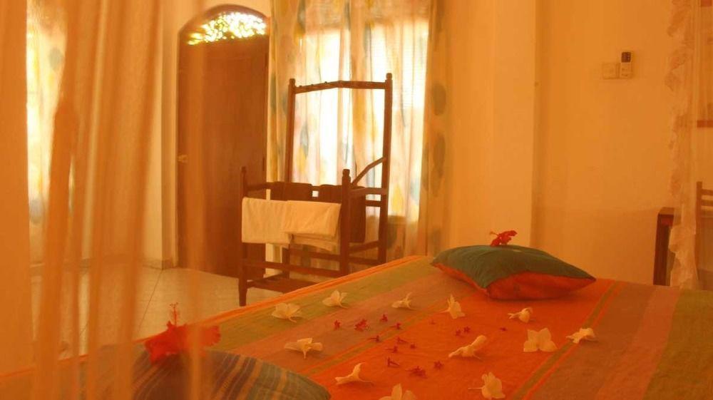 Primrose Guest House Unawatuna Exterior foto
